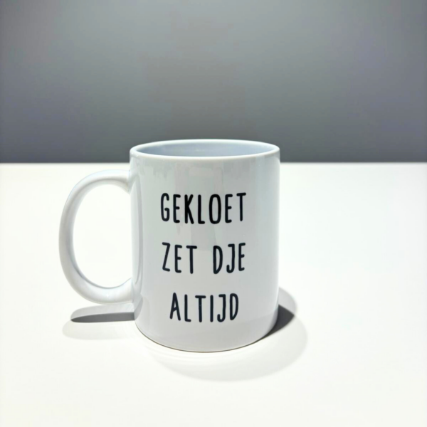 Mok "Gekloet zet dje altijd"